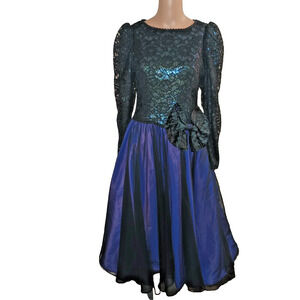 Diva Black Lace Sequin Bodice Blue Skirt Gown Size 8 W012E